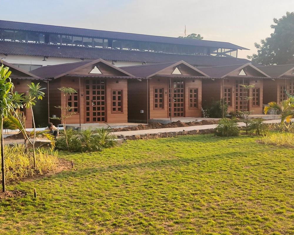 Nirvana Resort And Restaurant Garudeshwar Extérieur photo